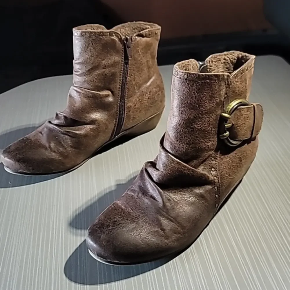 Baretraps 'Sublime' Brown Faux Leather Western Buckle Booties Size 6M